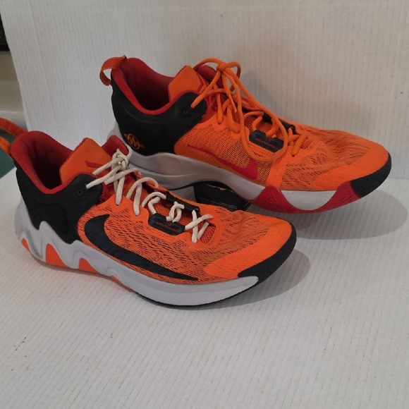 Nike Giannis Immortality 2 Men's Orange and Black Athletic Shoes Size 13 - Picture 2 of 9